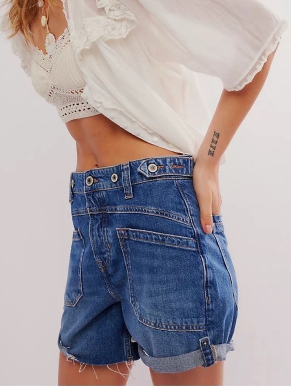 Free People We the Free Palmer mid-rise cuff shorts size 32